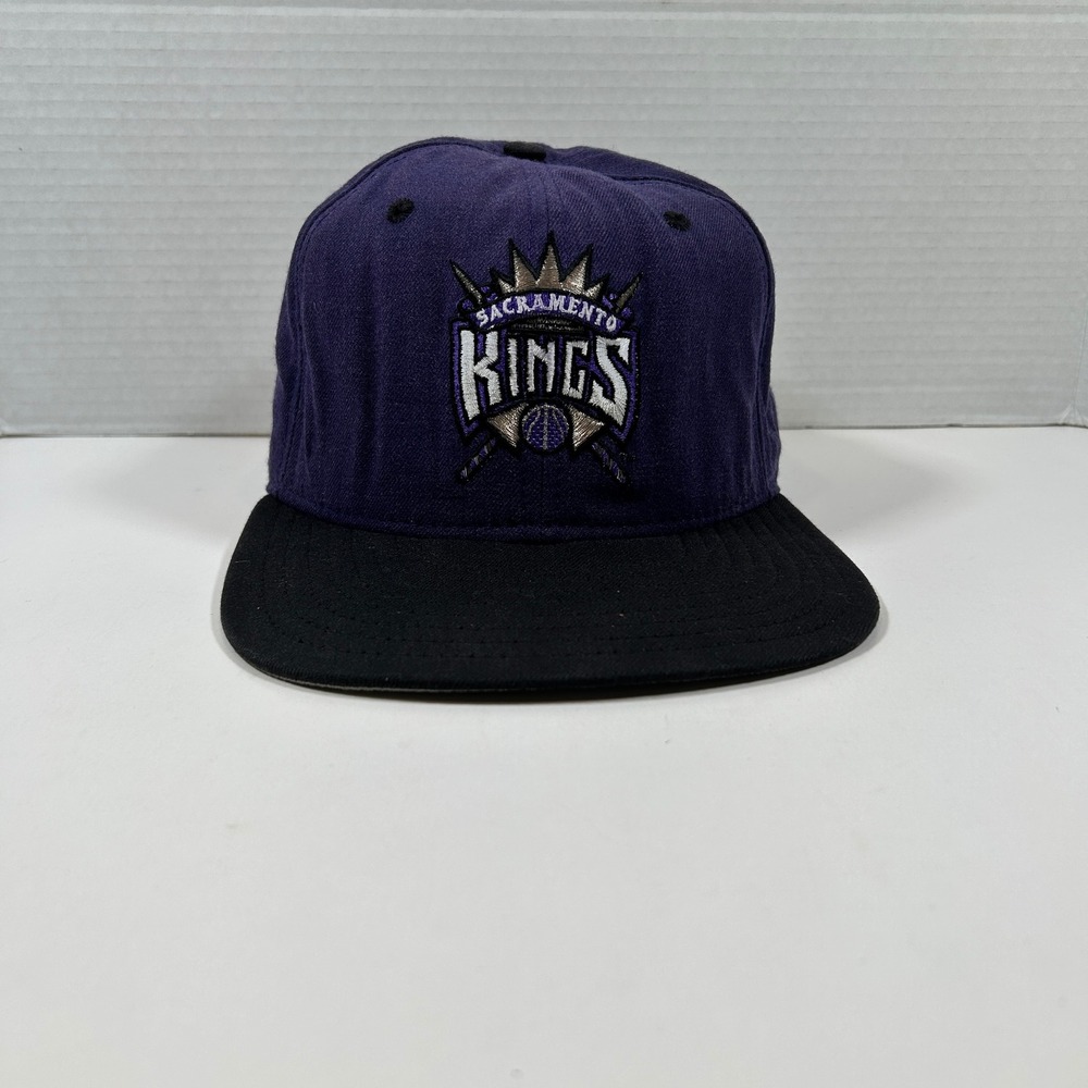 Vintage Sacramento Kings New Era Hat Cap Black Wool Snapback Purple NBA Snap USA